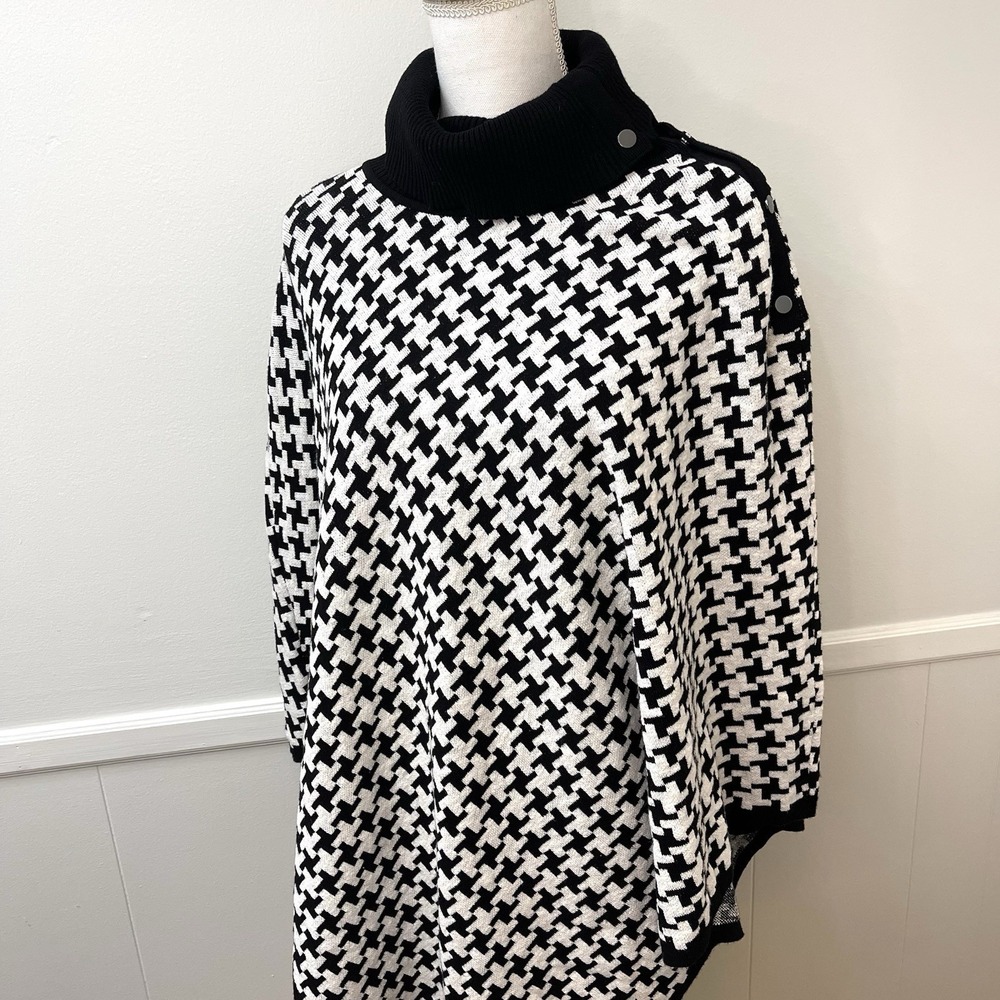 Chico's Houndstooth Knit Poncho With Turtleneck Black White L/XL